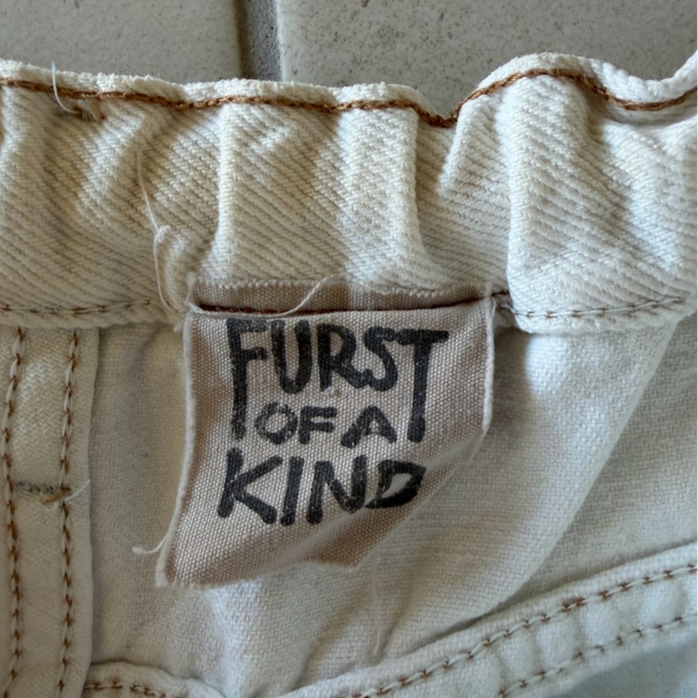 LF - Furst of a Kind - Vintage White Denim Shorts with elastic band - Picture 2 of 3